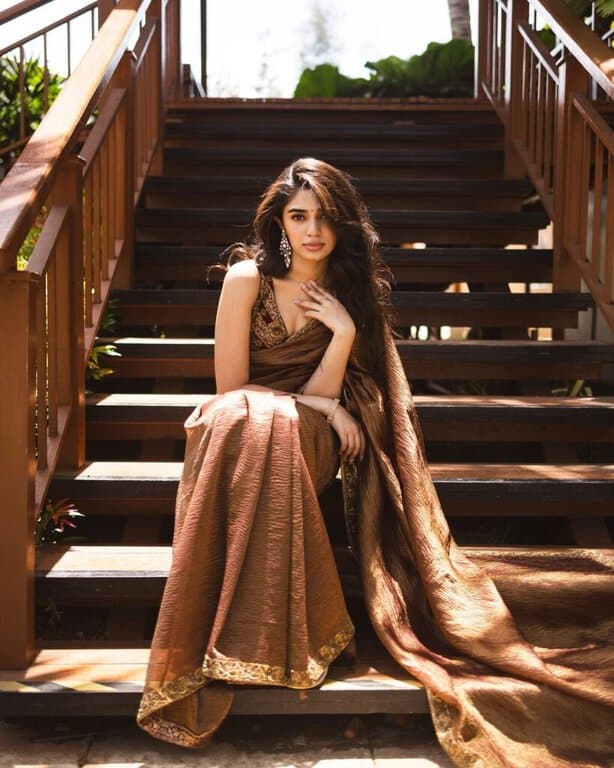 actress krithi shetty